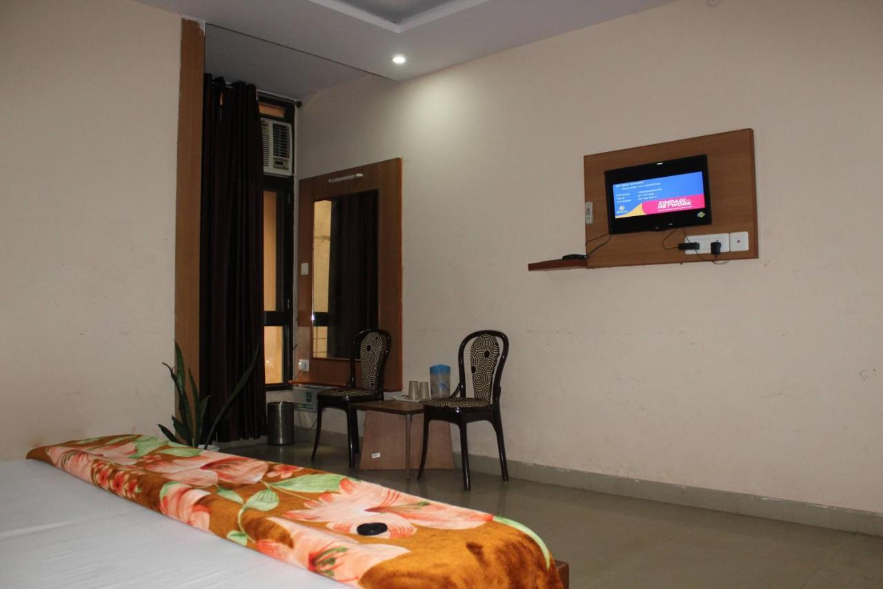 Wellness Home Lucknow Exteriör bild