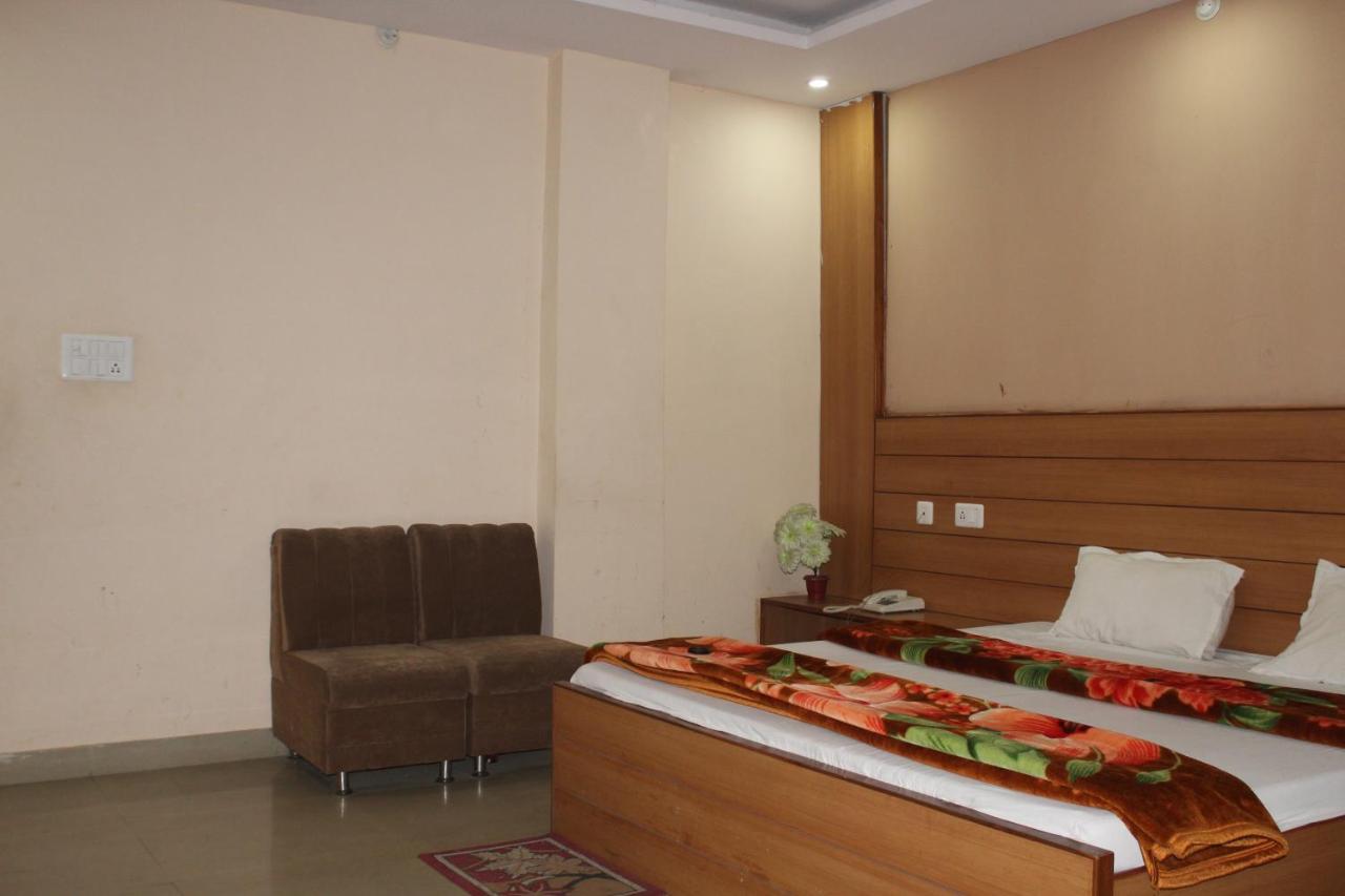 Wellness Home Lucknow Exteriör bild